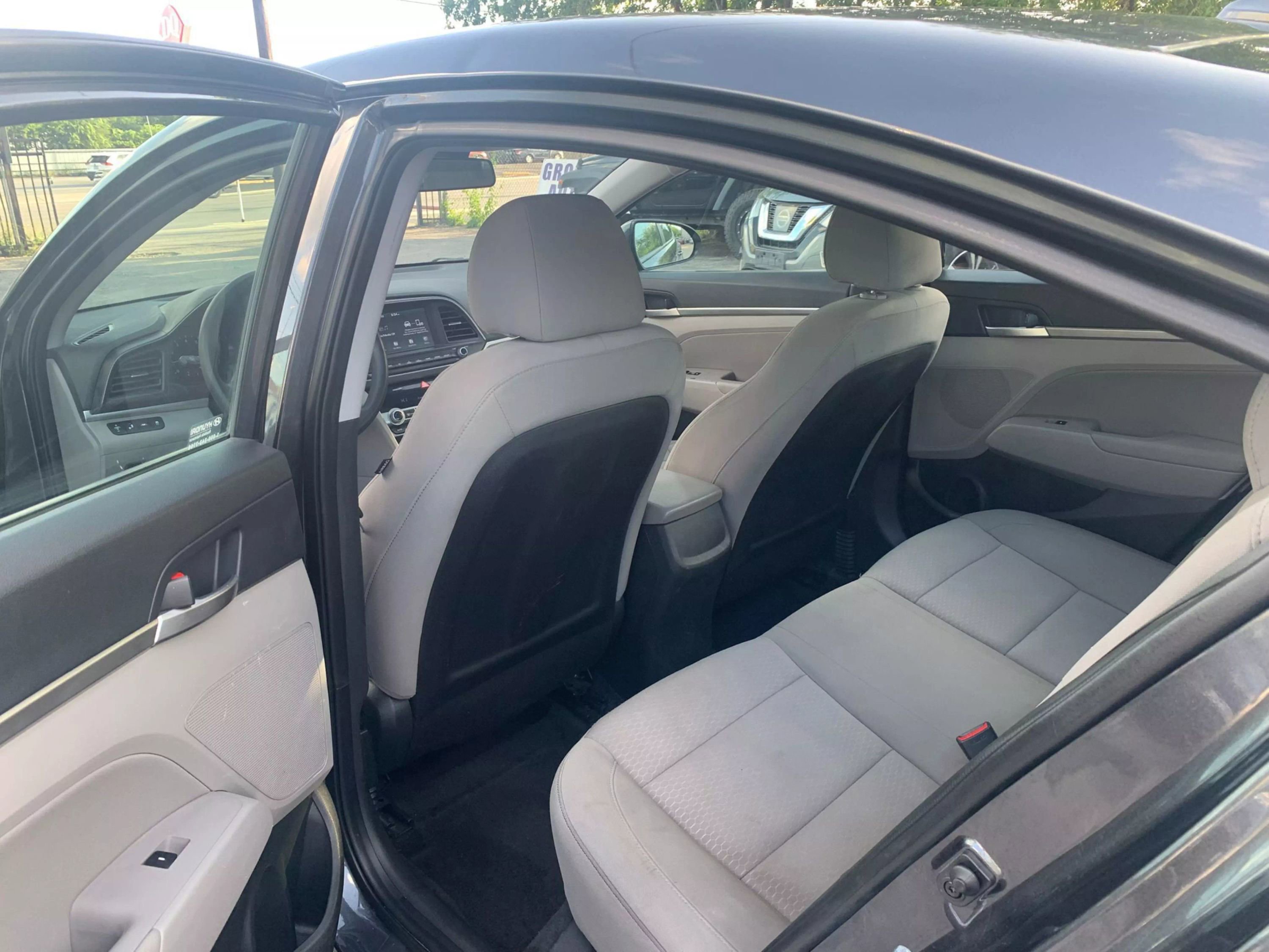 Used 2020 Hyundai Elantra SEL image 12