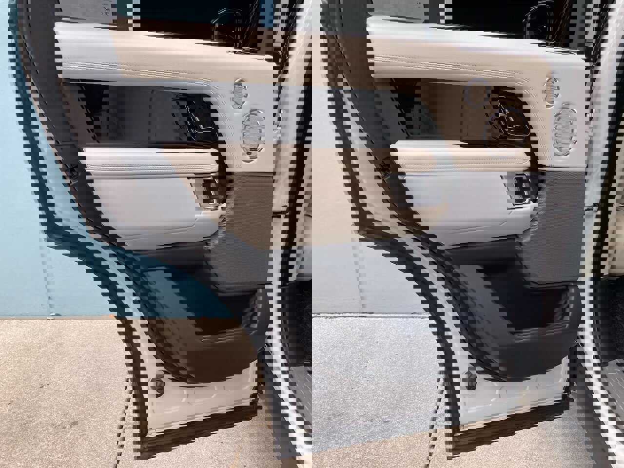 Used 2019 Land Rover Range Rover Supercharged image 36