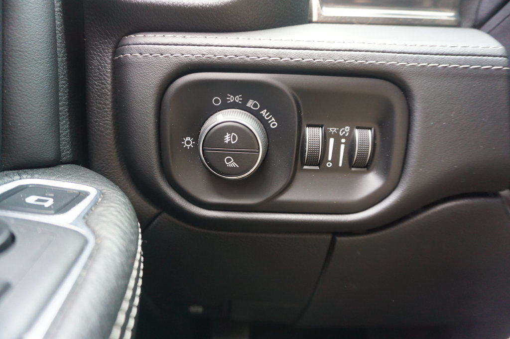 Used 2020 RAM 2500 Limited RWD image 5