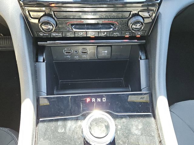 Used 2025 Jeep Grand Cherokee Laredo X image 20