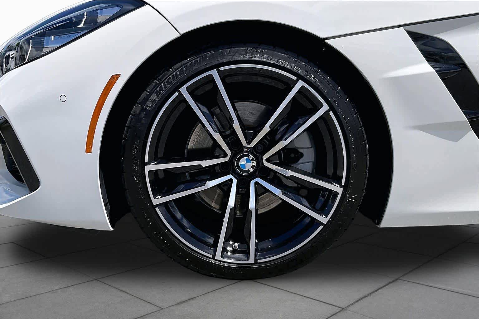 Used 2019 BMW Z4 M40i w/ M Sport Package RWD image 10