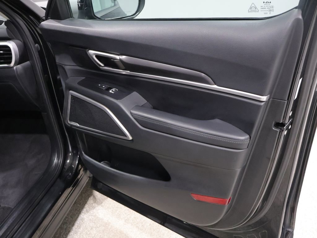 Used 2025 Kia Telluride S AWD/4WD image 27