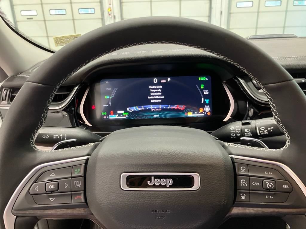 New 2024 Jeep Grand Cherokee Limited 4xe w/ Luxury Tech Group II AWD/4WD image 16