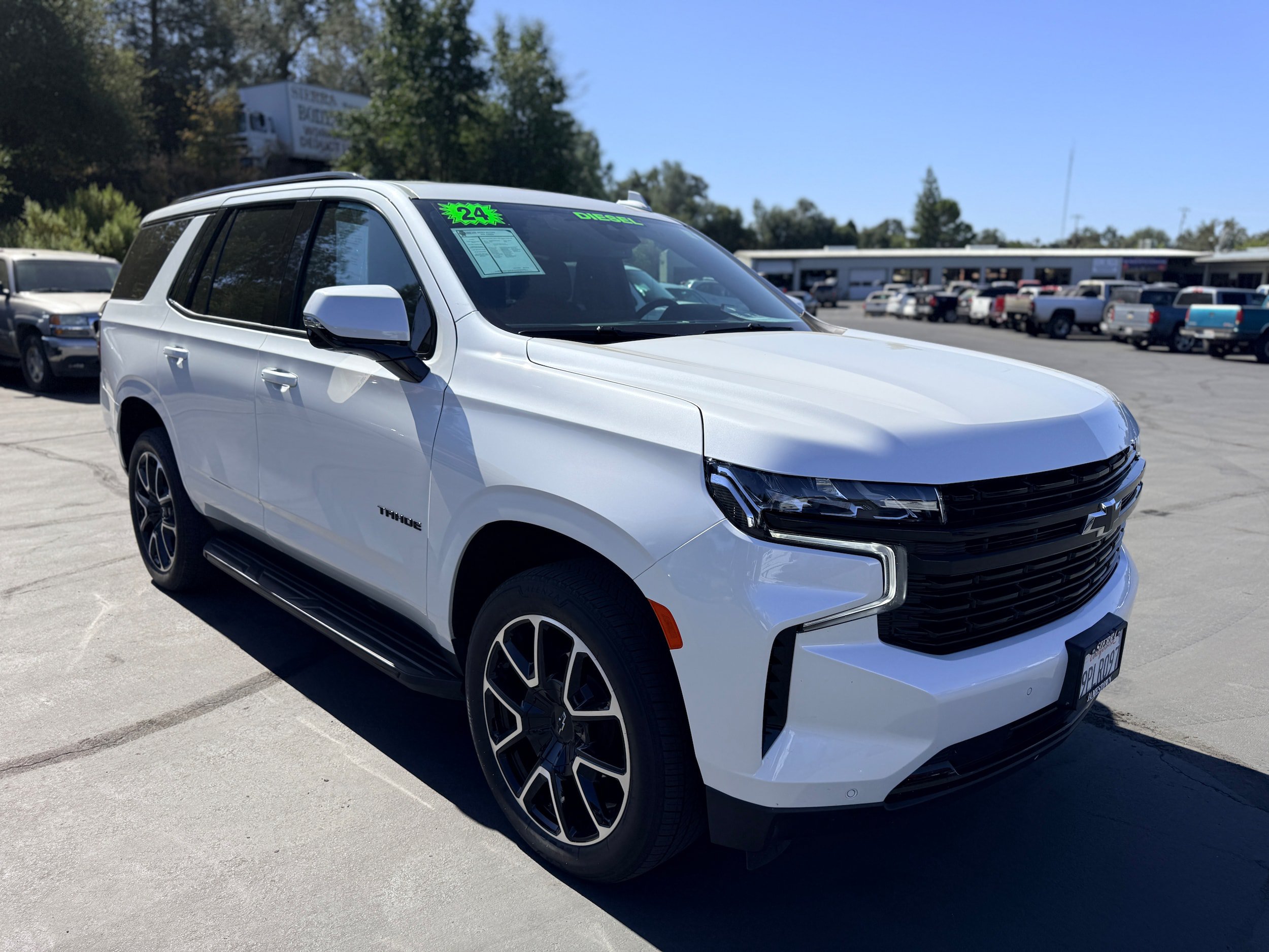 Used 2024 Chevrolet Tahoe RST w/ Luxury Package AWD/4WD image 4