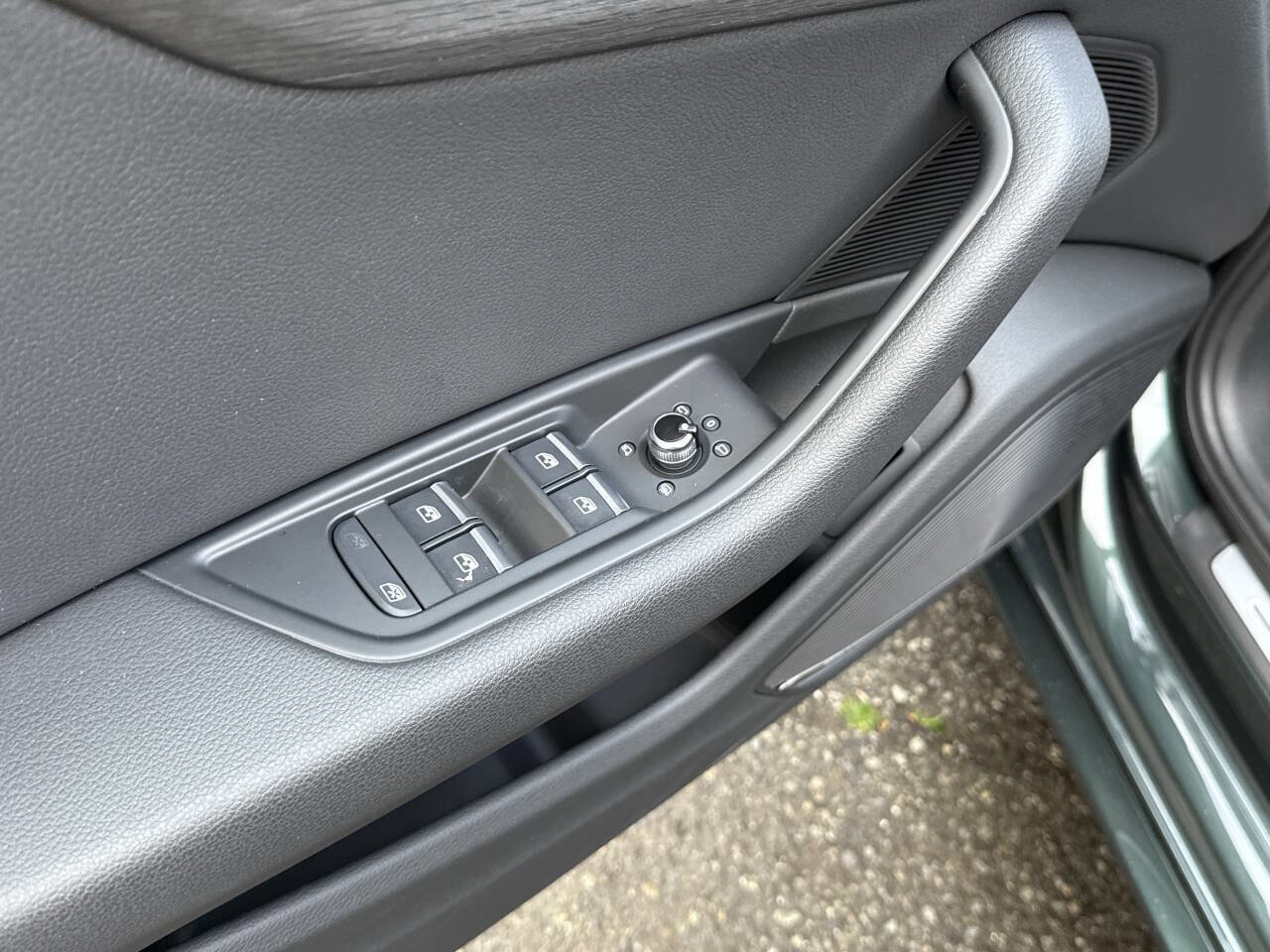 Used 2017 Audi A4 2.0T Premium Plus image 25