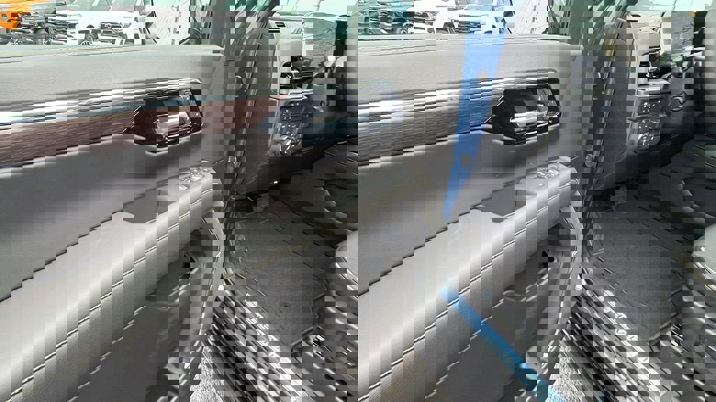 New 2026 Chevrolet Suburban Premier w/ Sun And Tow Package image 11