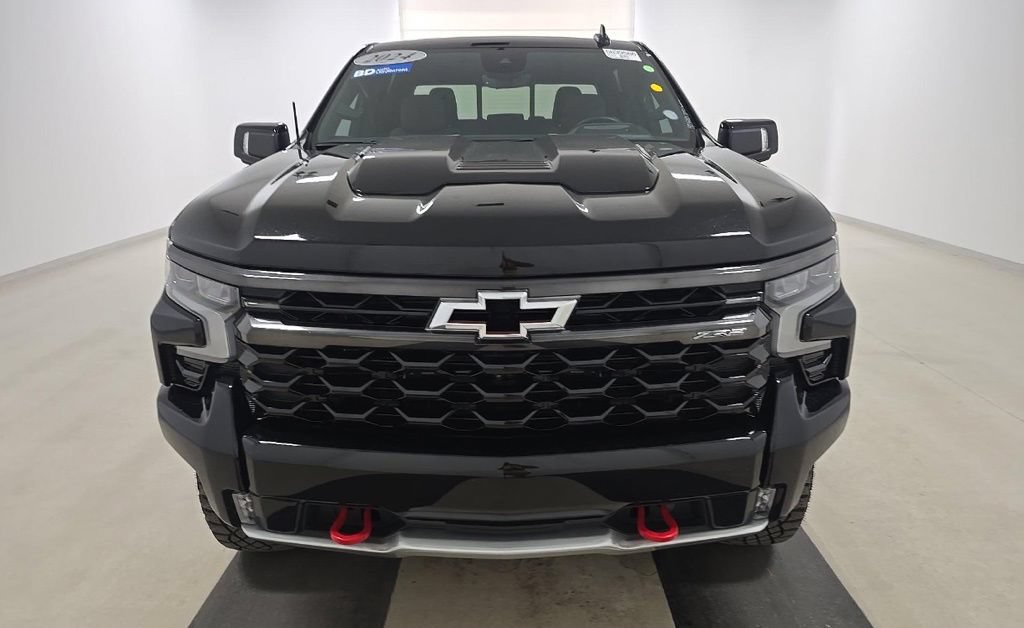 Used 2024 Chevrolet Silverado 1500 ZR2 w/ Technology Package AWD/4WD image 2