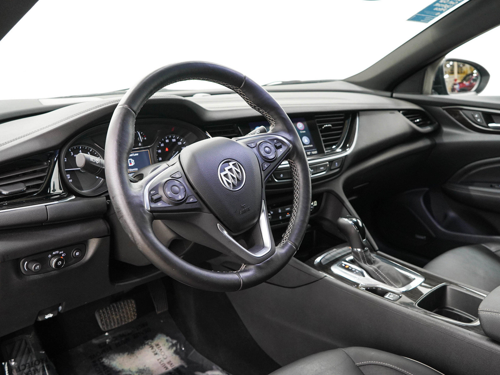 Used 2019 Buick Regal Avenir FWD image 23