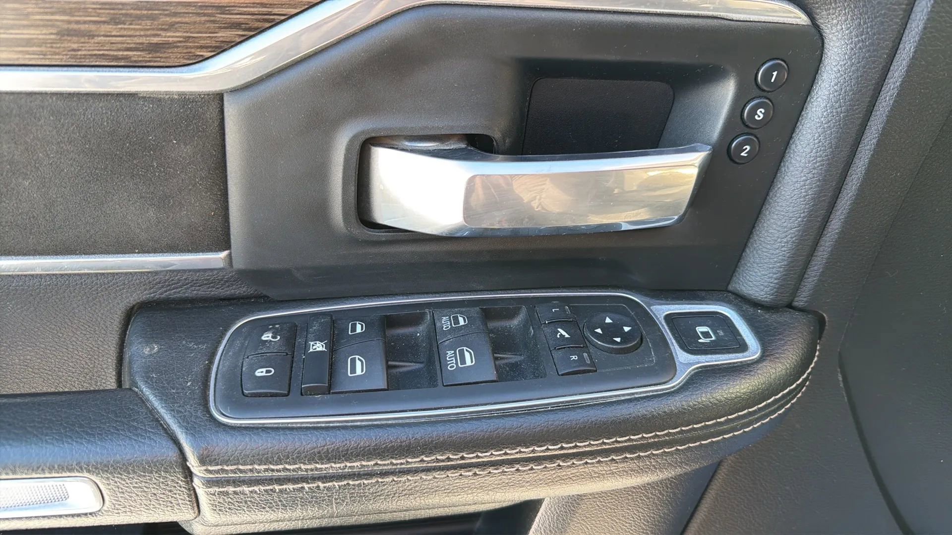 Used 2019 RAM 2500 Laramie image 23