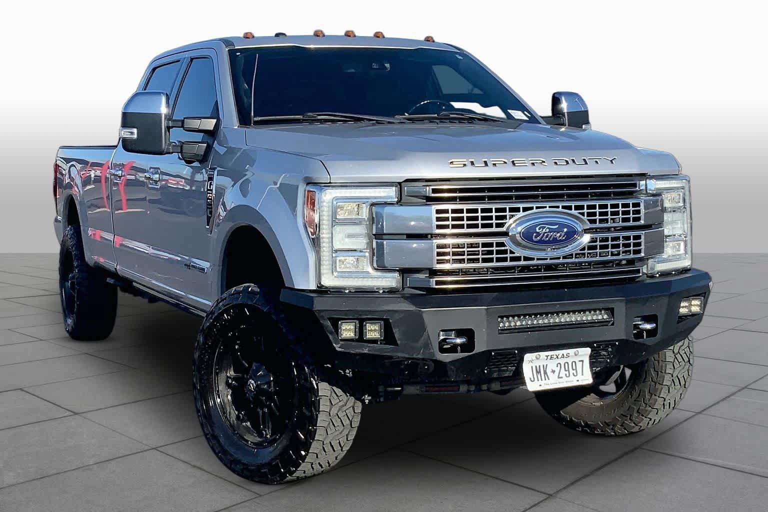 Used 2017 Ford F250 Platinum w/ Platinum Ultimate Package AWD/4WD image 3
