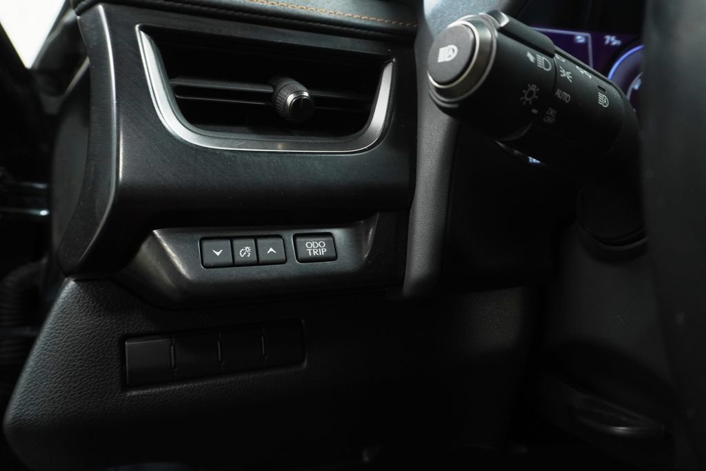 Used 2022 Lexus UX 250h w/ Premium Package AWD/4WD image 25