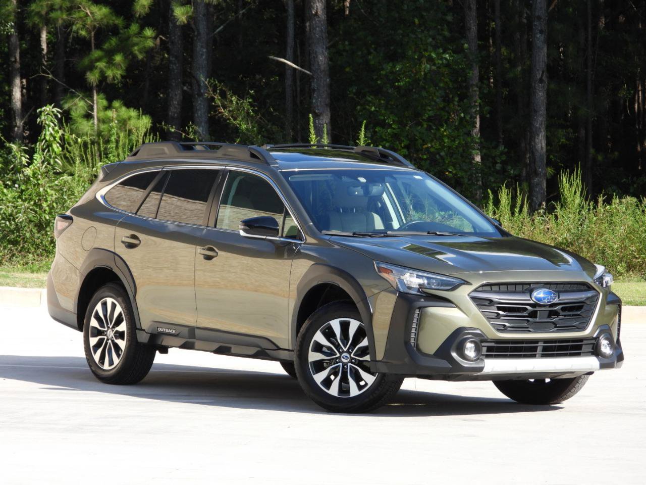 Used 2023 Subaru Outback Limited AWD/4WD image 17