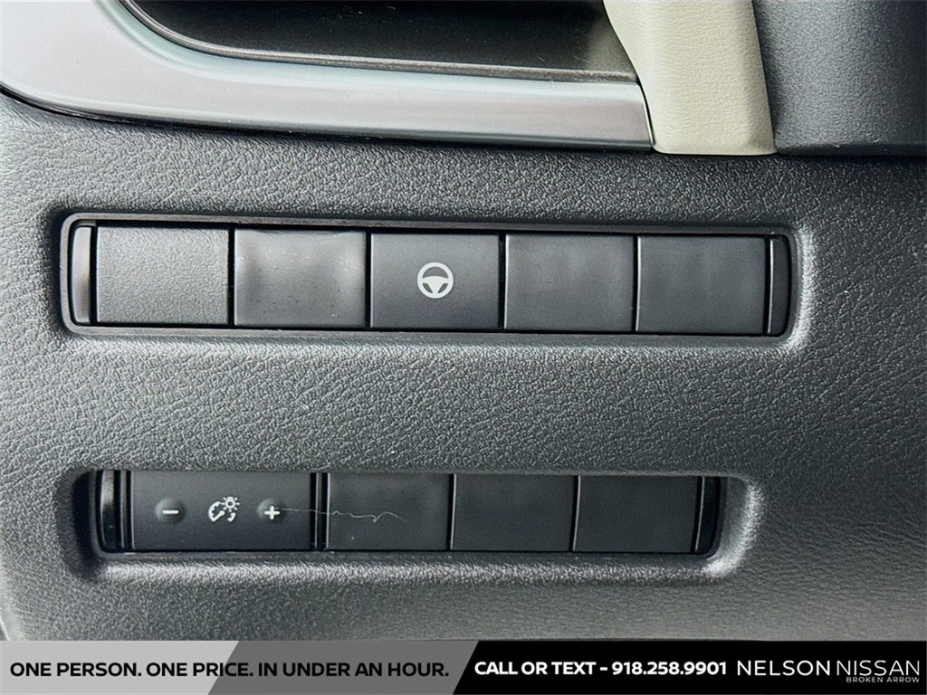 Used 2022 Nissan Rogue SV image 10