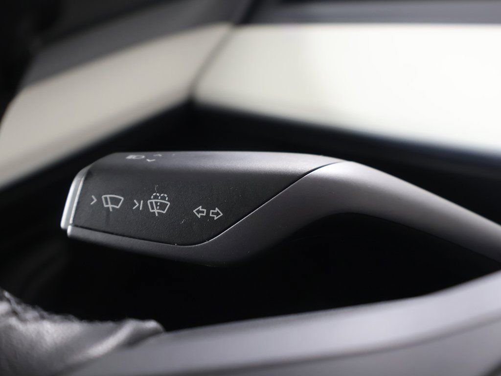 Used 2023 Tesla Model 3 Performance image 39