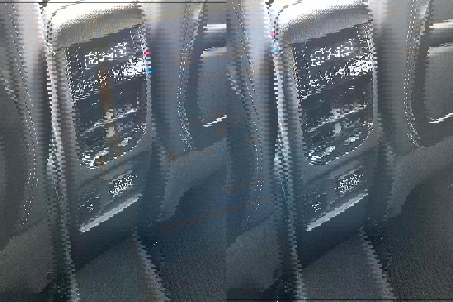 Used 2023 Jeep Grand Cherokee Summit image 33