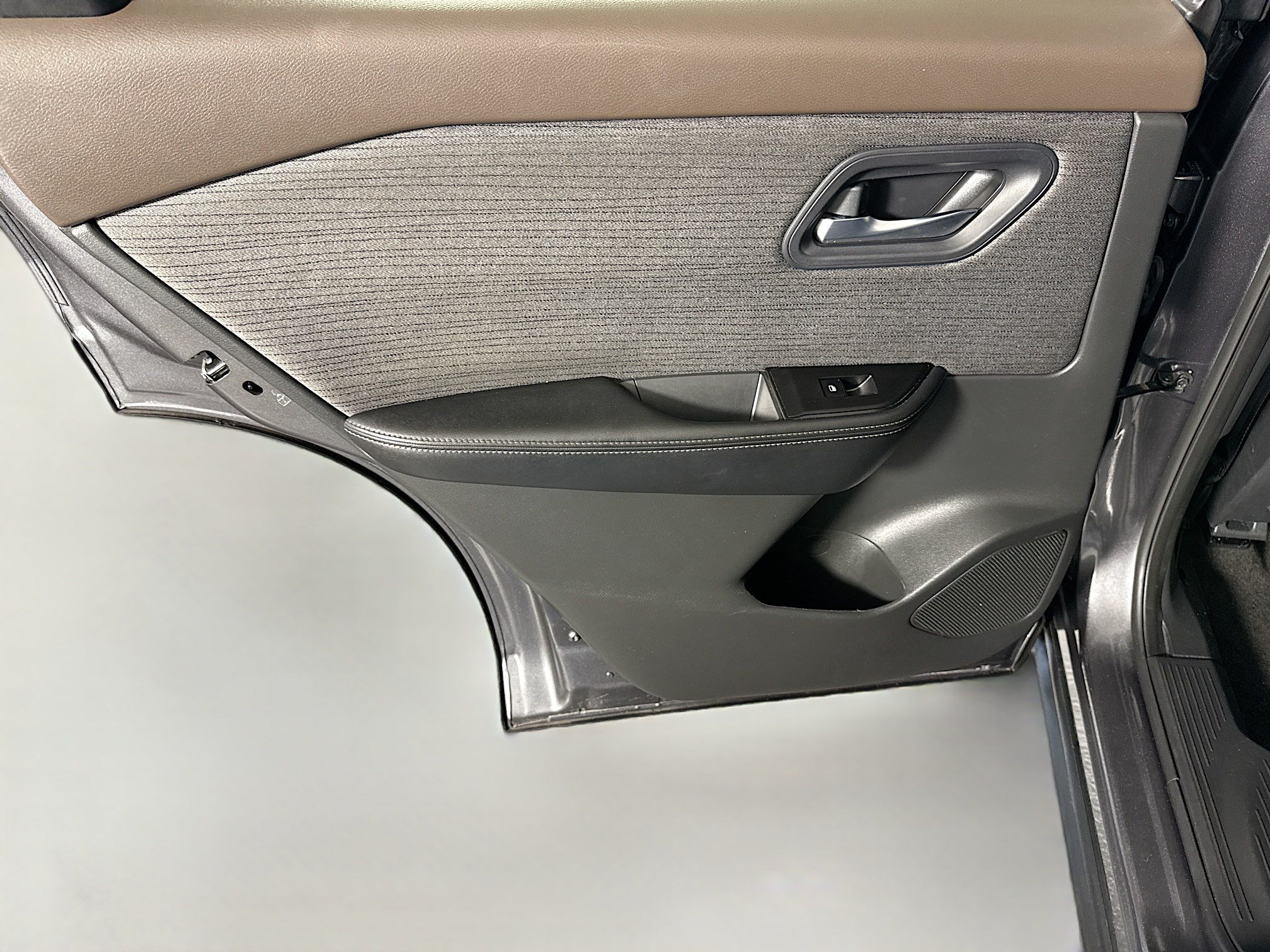 Used 2022 Nissan Rogue SV FWD image 26