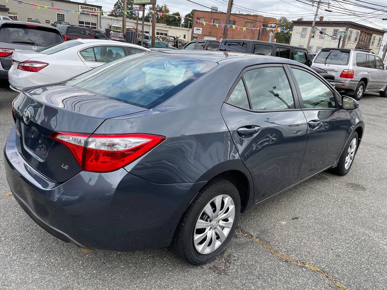 Used 2016 Toyota Corolla LE 4dr Sedan image 5