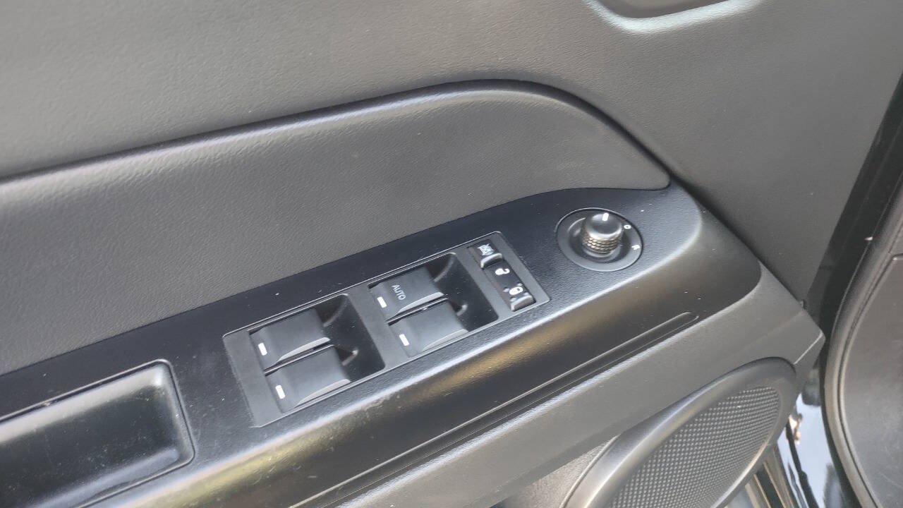 Used 2016 Jeep Compass Sport w/ Power Value Group AWD/4WD image 10