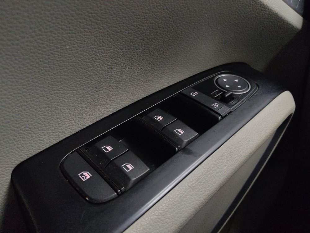 Used 2020 Kia Soul LX FWD image 27