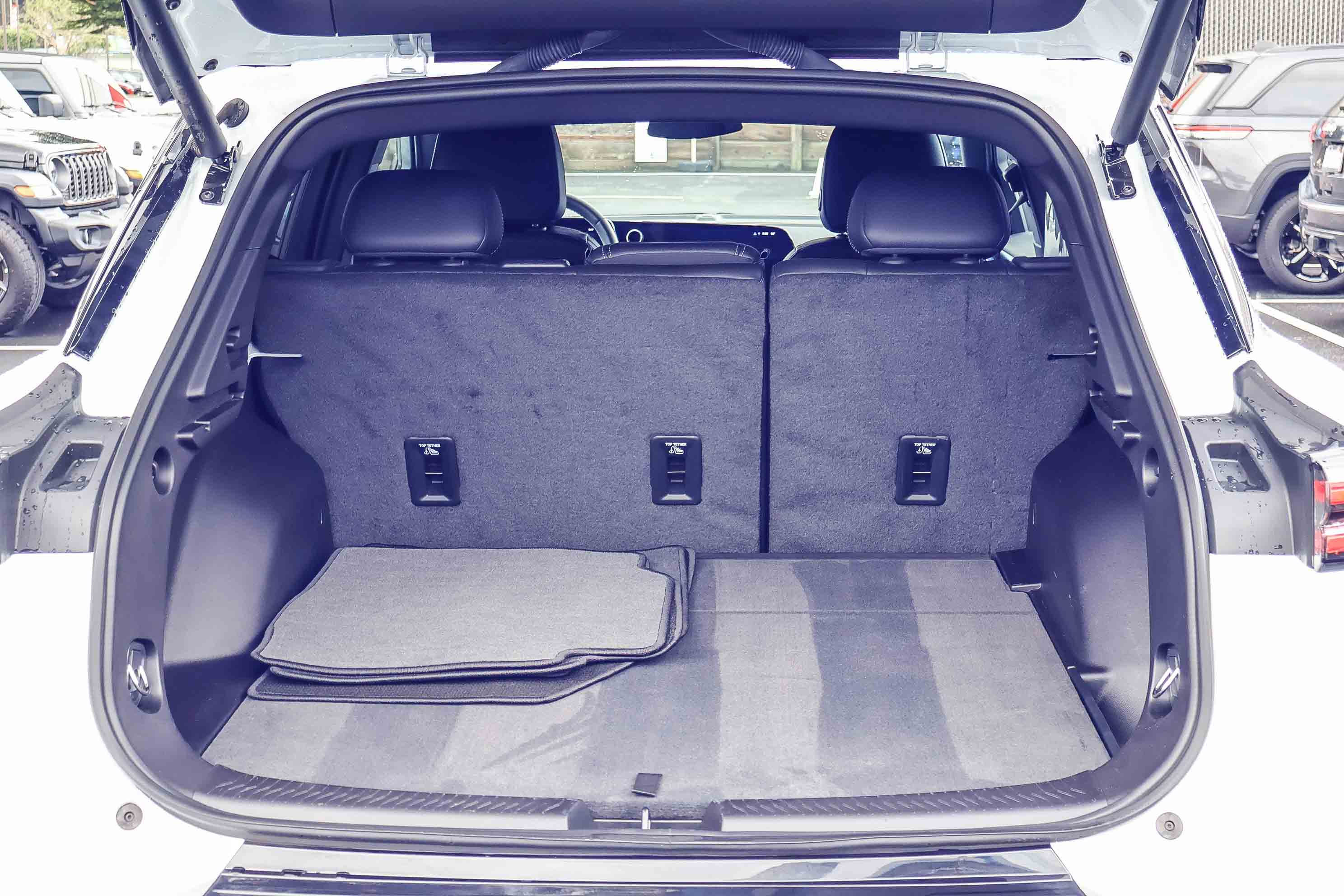 Used 2024 Chevrolet Equinox EV LT w/ LPO, Active Package image 17