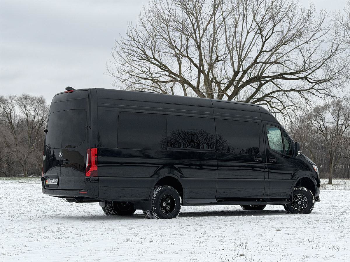 Used 2024 Mercedes-Benz Sprinter 3500 image 33
