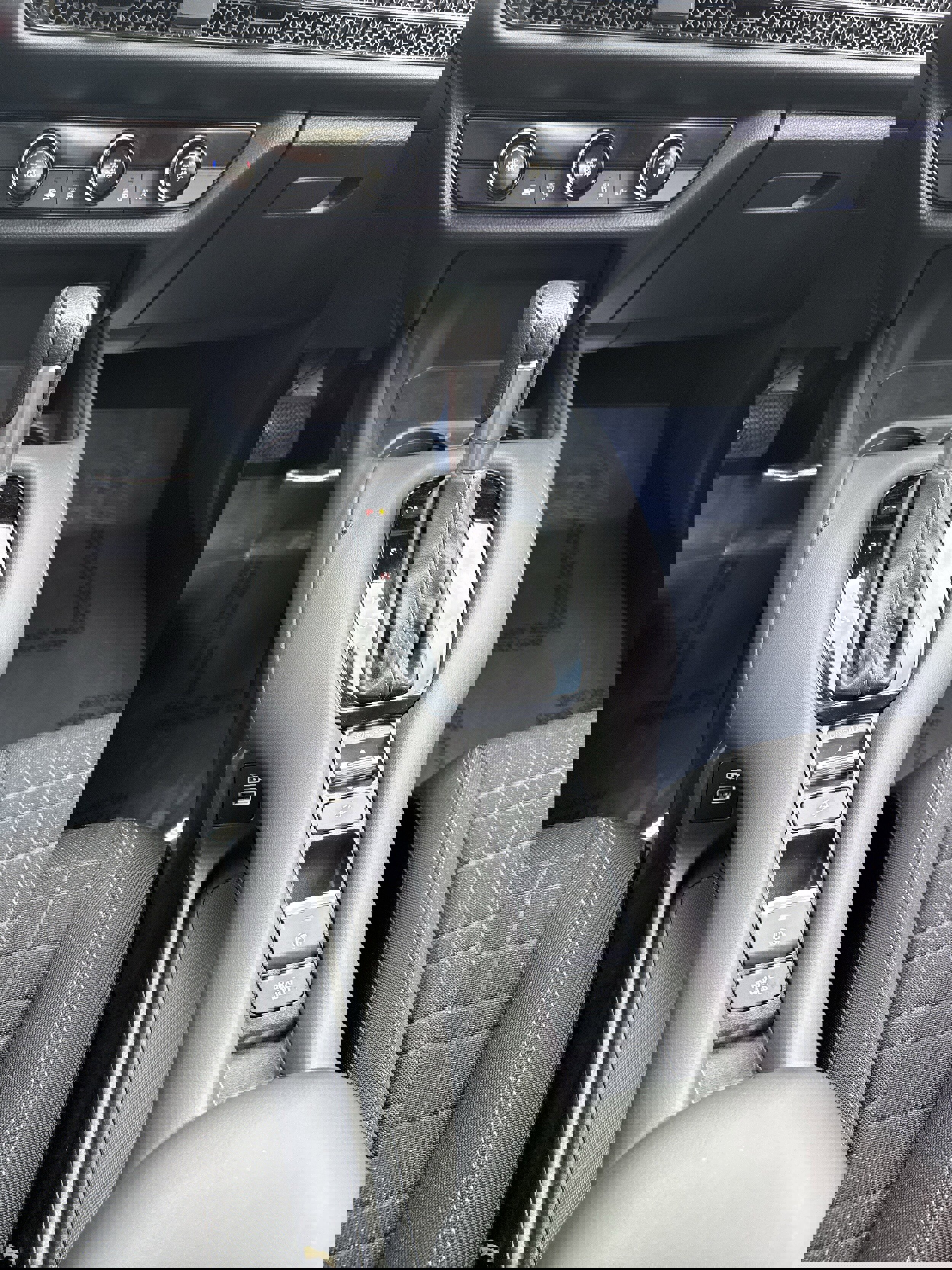 Used 2023 Honda HR-V LX image 17