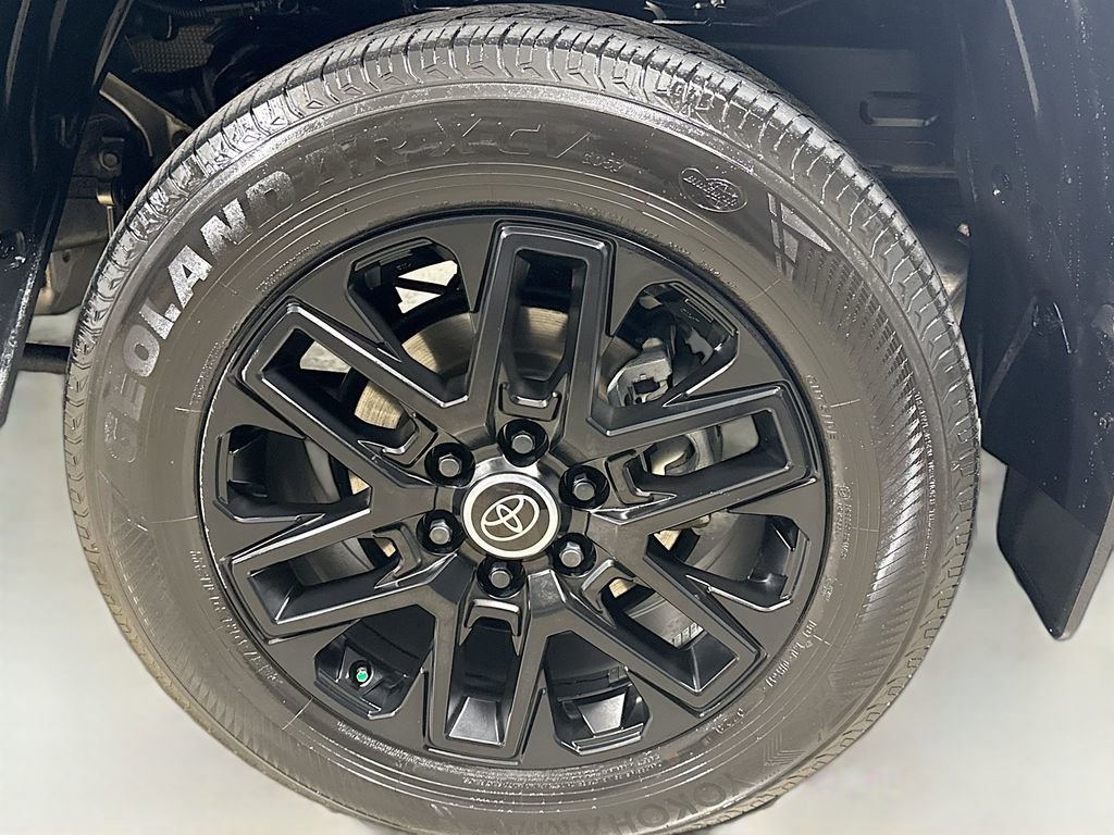 Used 2024 Toyota Tundra Limited image 32