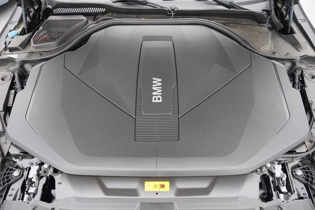 Used 2025 BMW i5 xDrive40 w/ M Sport Package image 22