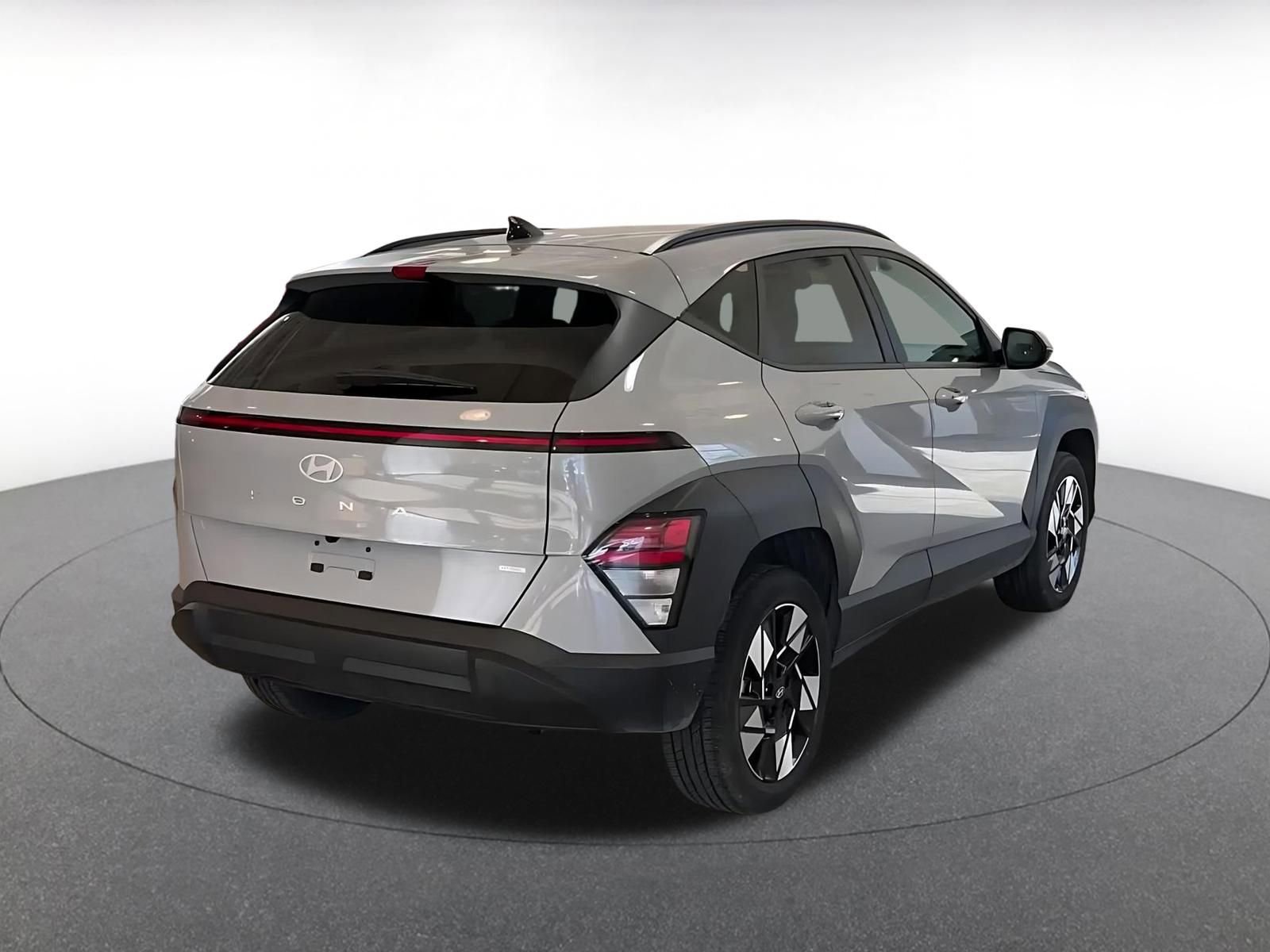 Used 2025 Hyundai Kona SEL image 14