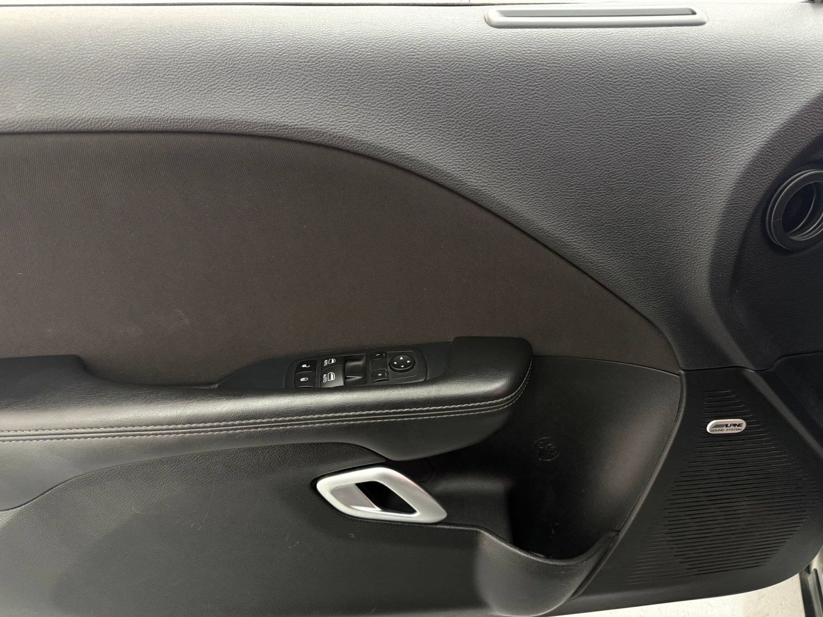 Used 2023 Dodge Challenger SXT RWD image 11
