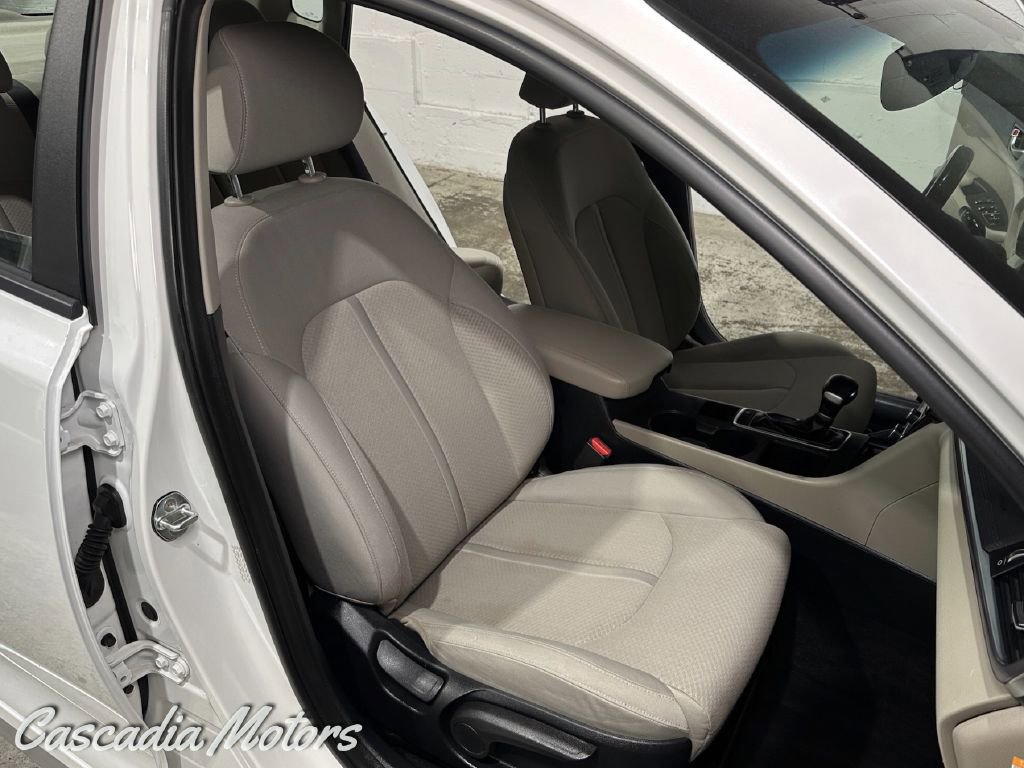 Used 2017 Kia Optima Premium FWD image 10