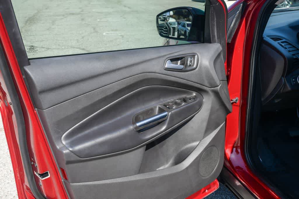 Used 2019 Ford Escape SE FWD image 29