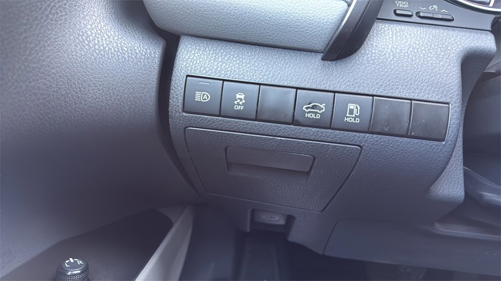 Used 2023 Toyota Camry LE image 28