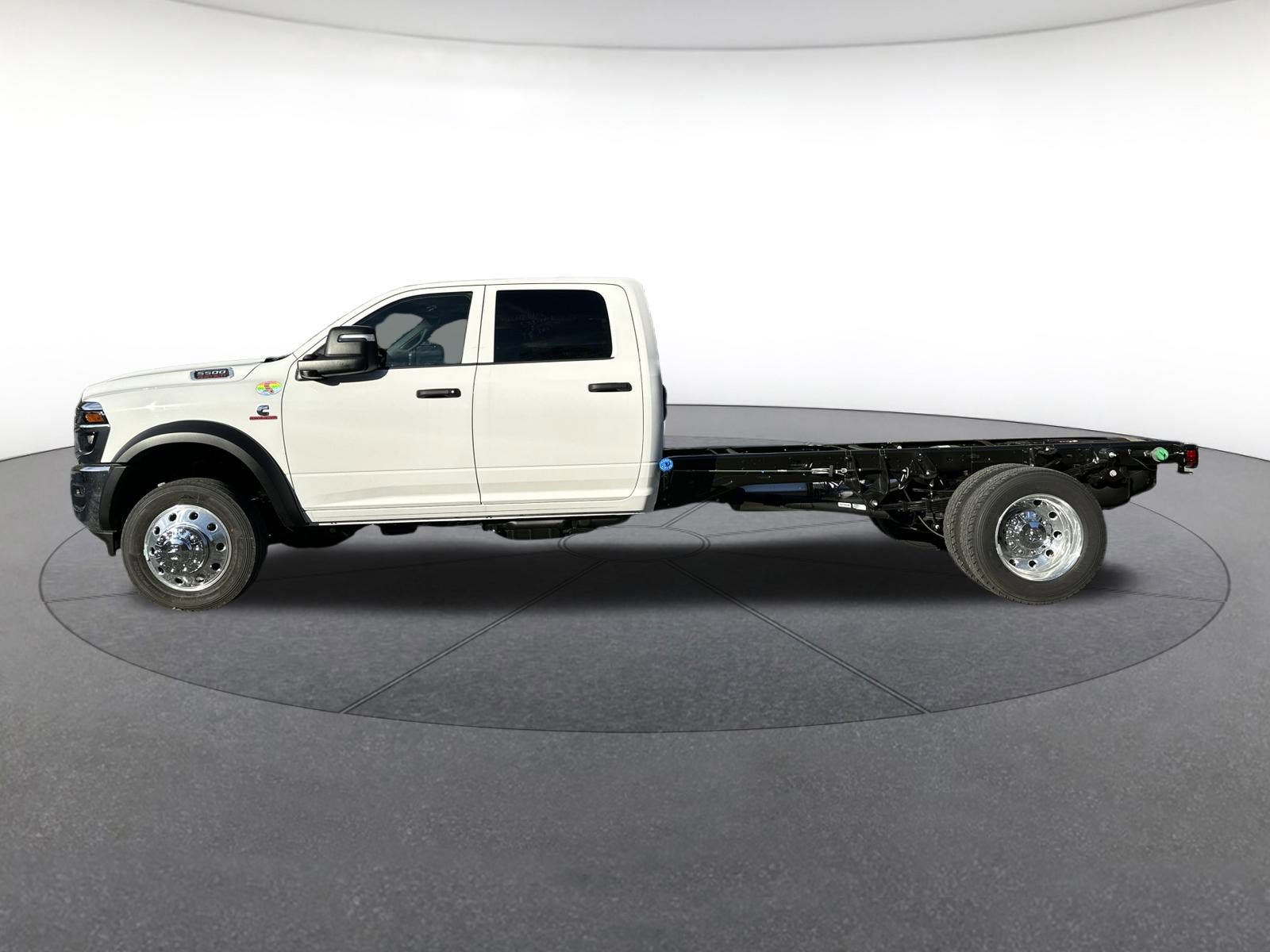 New 2026 RAM 5500 Tradesman w/ Chrome Appearance Group image 2