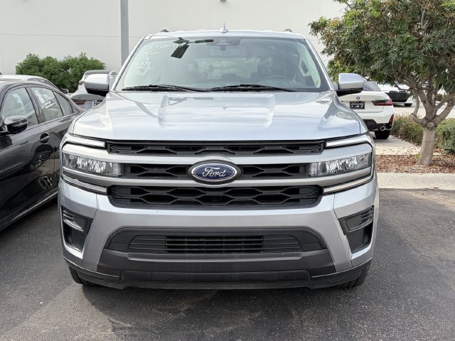 Used 2024 Ford Expedition XLT RWD image 2