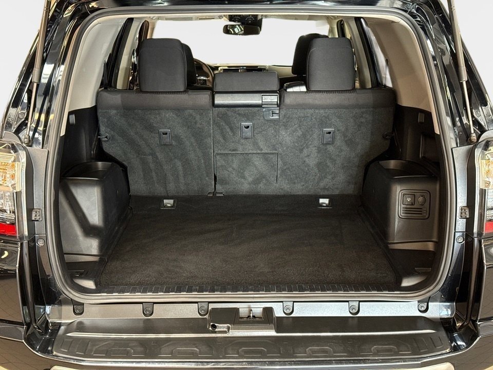 Used 2024 Toyota 4Runner TRD Off-Road image 12