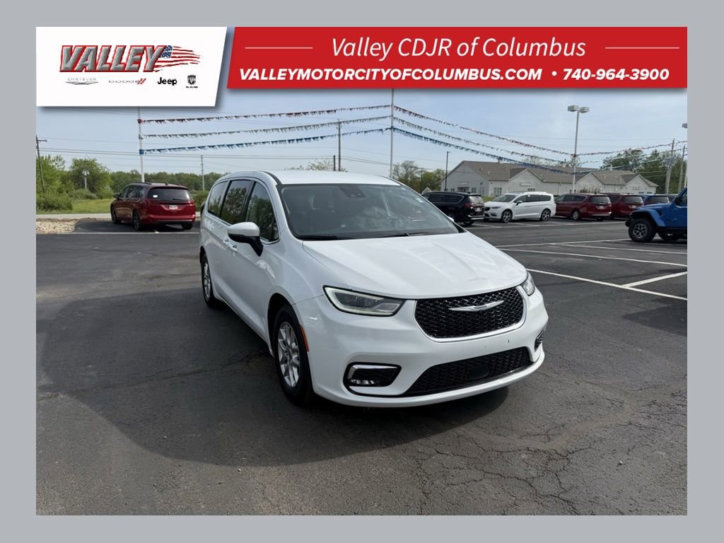 Used 2023 Chrysler Pacifica Touring-L