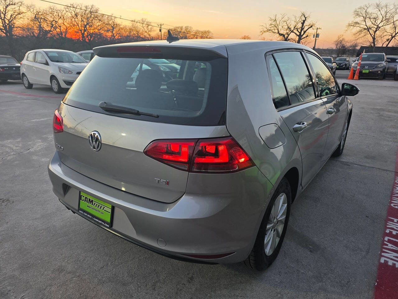 Used 2015 Volkswagen Golf S image 9