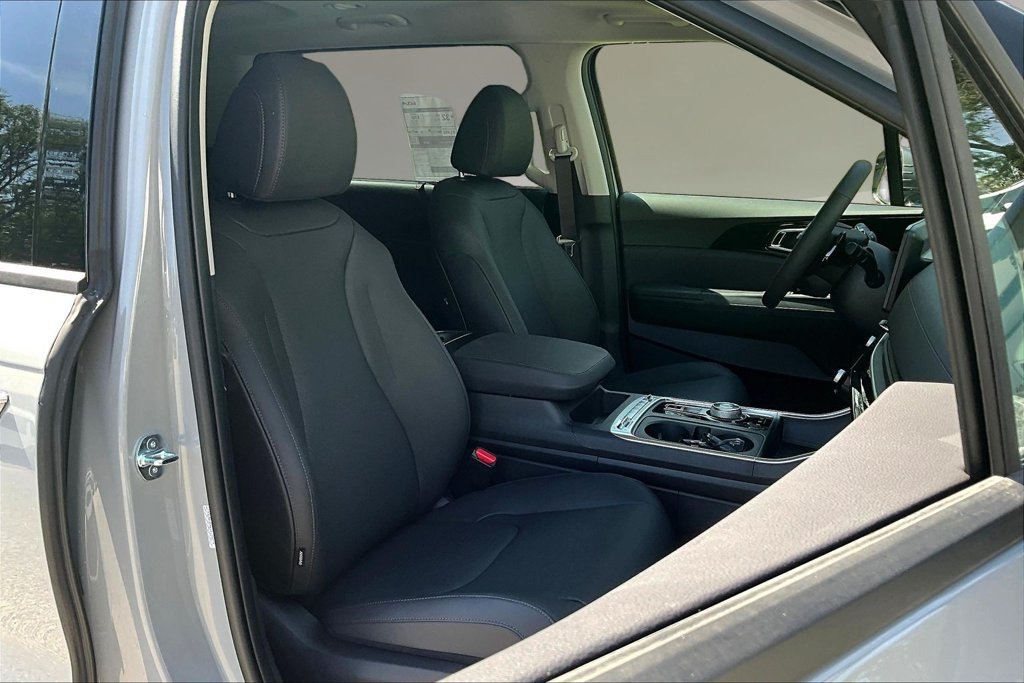 New 2027 Kia Carnival SX Prestige FWD image 11