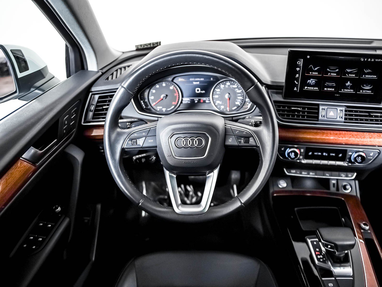 Used 2023 Audi Q5 2.0T Premium w/ Convenience Package AWD/4WD image 14