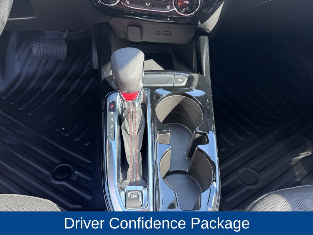 Used 2025 Chevrolet Trax RS w/ Sunroof Package image 17