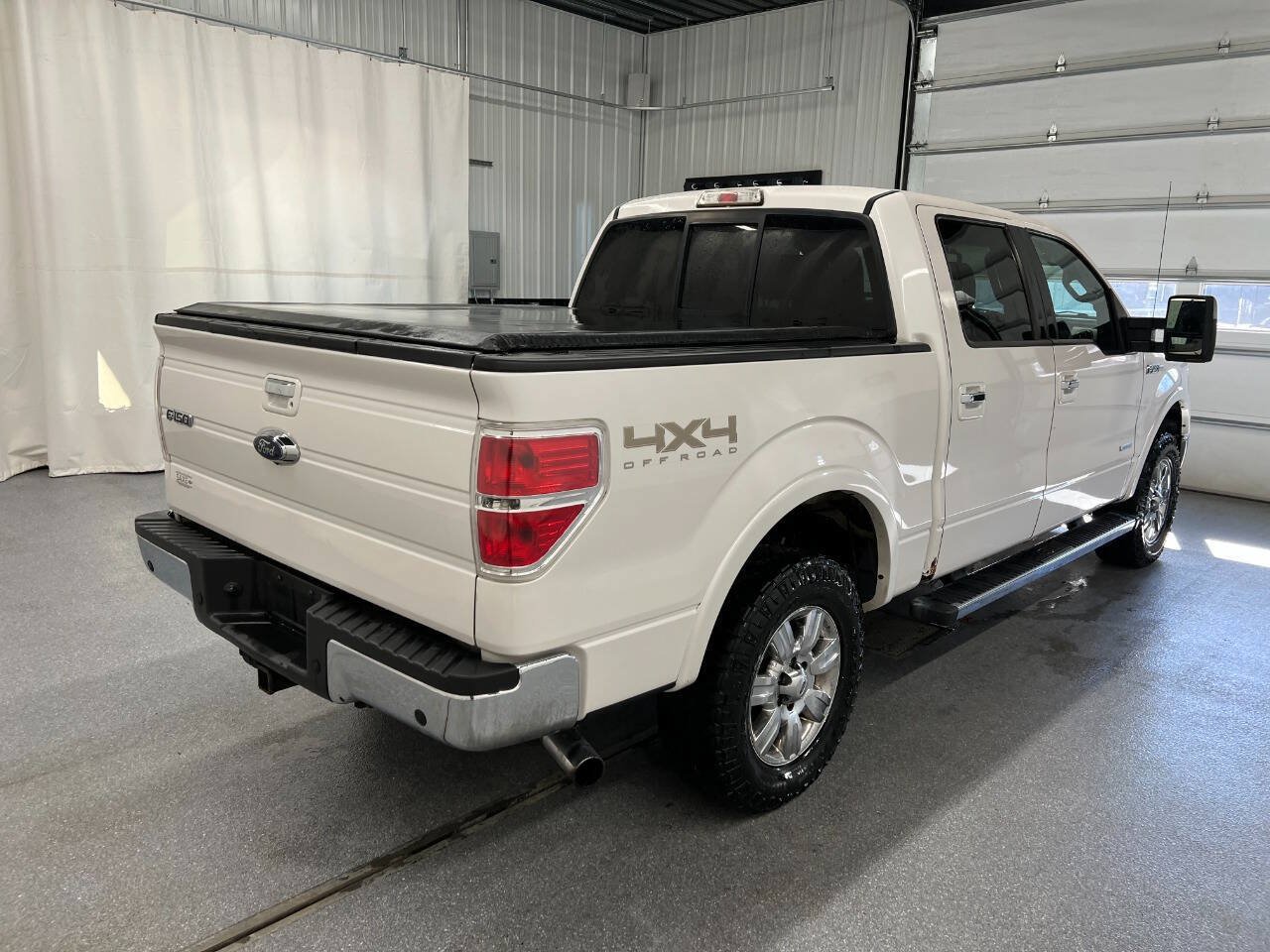 Used 2014 Ford F150 Lariat w/ Equipment Group 502A Luxury AWD/4WD image 3