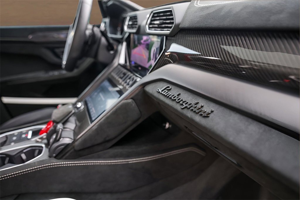 Used 2024 Lamborghini Urus Performante image 38