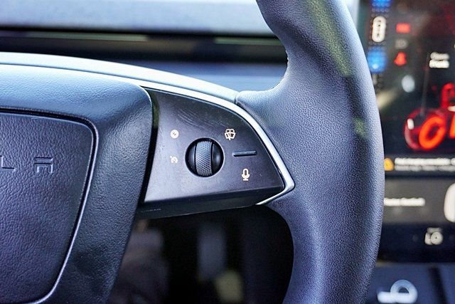 Used 2025 Tesla Model 3 Long Range image 37