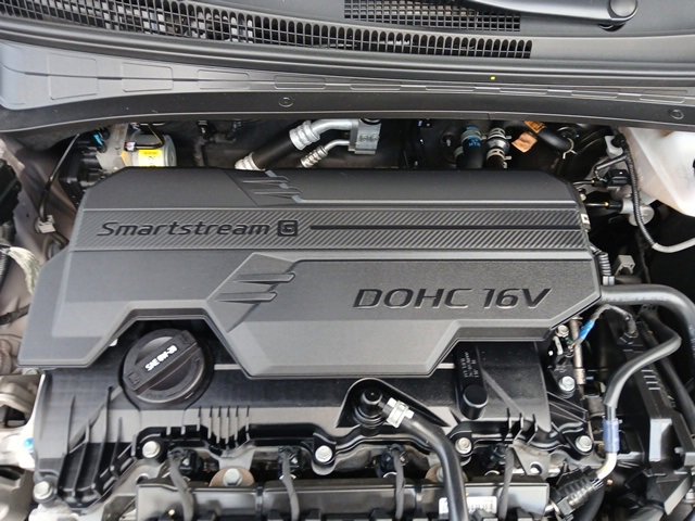 Used 2023 Hyundai Elantra SEL image 32