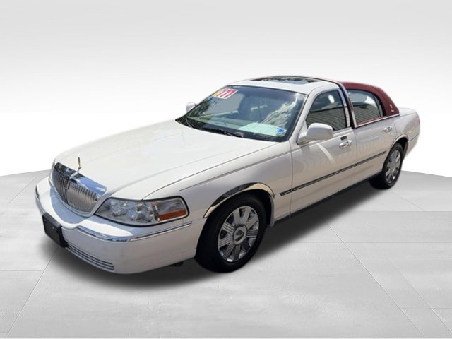 Used 2004 Lincoln Town Car Ultimate RWD image 33