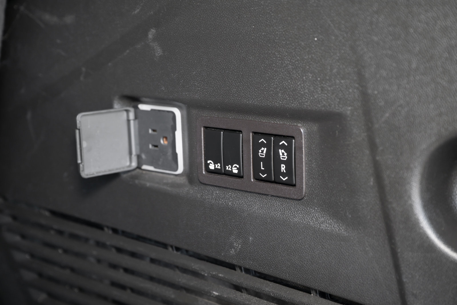 Used 2023 Chevrolet Tahoe Premier image 43