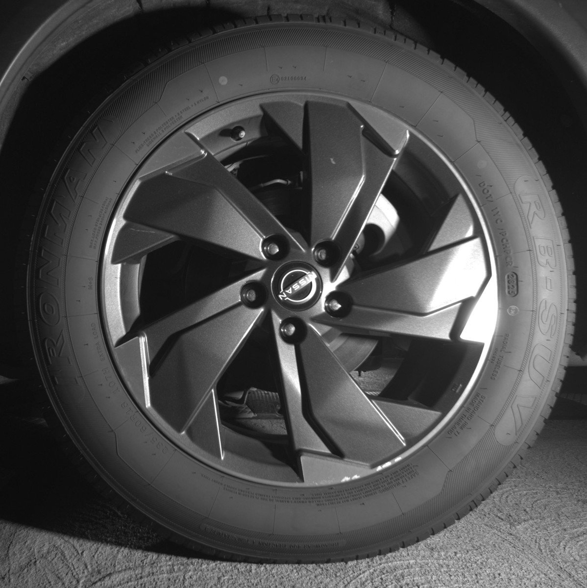 Used 2025 Nissan Rogue SV image 14