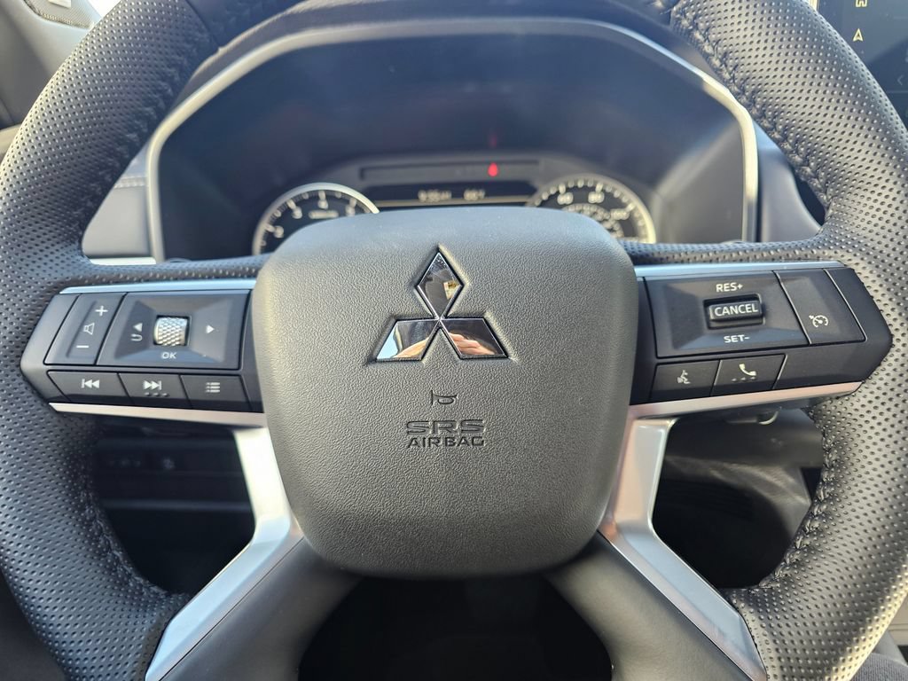 New 2026 Mitsubishi Outlander LE AWD/4WD image 19
