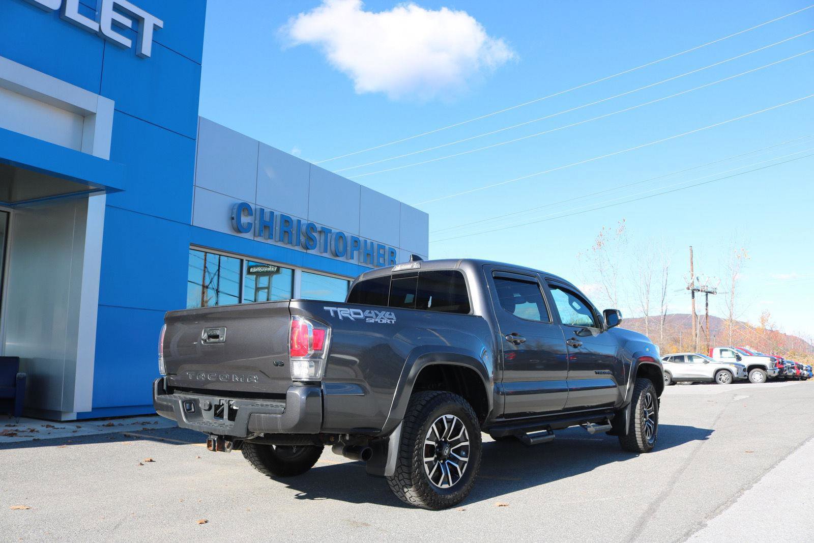 Used 2023 Toyota Tacoma TRD Sport w/ Black Out Package (TMS) image 4